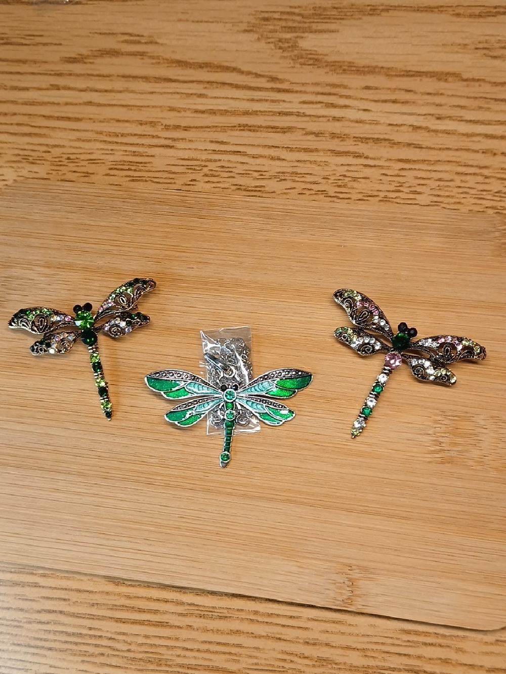 NWOT 3PC Green Dragonfly 2 Pins 1 Necklace